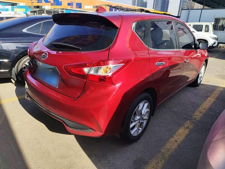 Фото 7 - Nissan Tiida