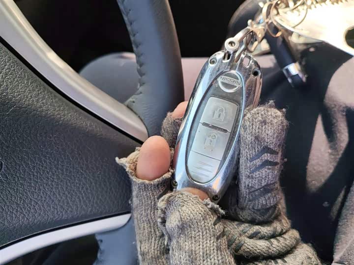 Фото 9 - Nissan Tiida