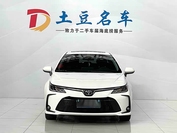 Фото 2 - Toyota Corolla