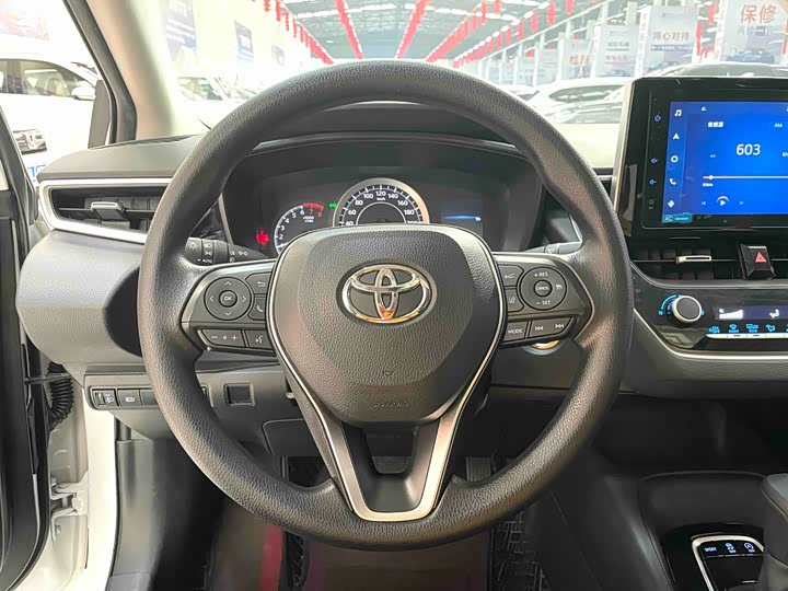 Фото 4 - Toyota Corolla