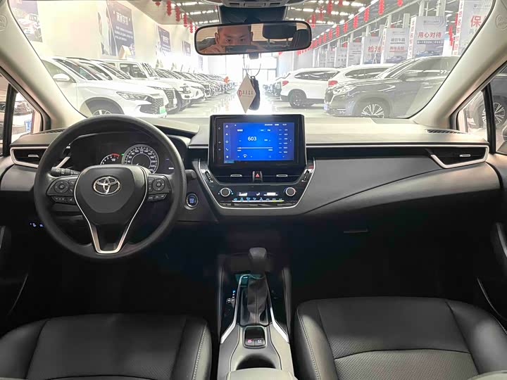 Фото 6 - Toyota Corolla