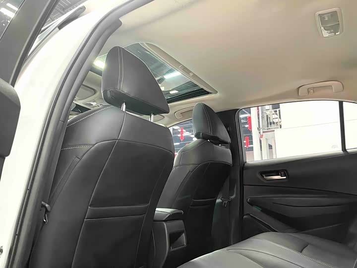 Фото 9 - Toyota Corolla