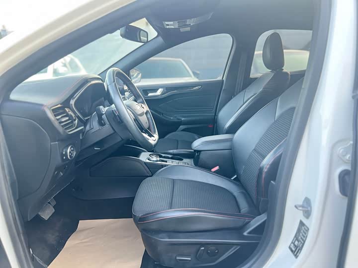 Фото 5 - Ford Focus