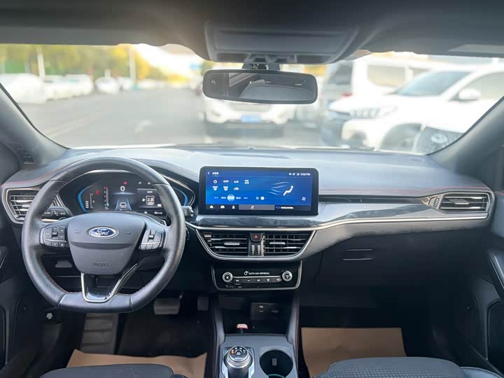 Фото 7 - Ford Focus