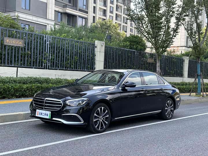 Фото 1 - Mercedes-Benz E-Class Hybrid