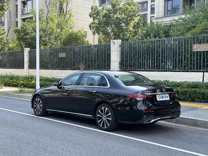 Фото 4 - Mercedes-Benz E-Class Hybrid