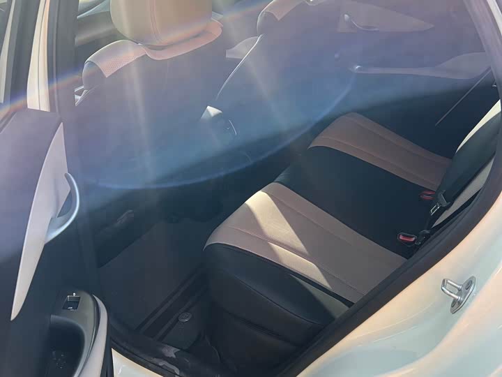 Фото 6 - BYD Dolphin