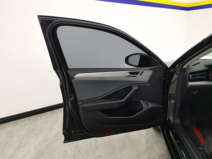 Фото 7 - Volkswagen Sagitar L