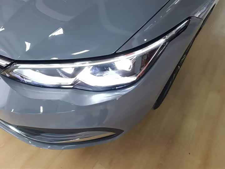 Фото 5 - Volkswagen Golf