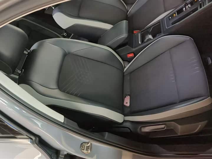 Фото 8 - Volkswagen Golf