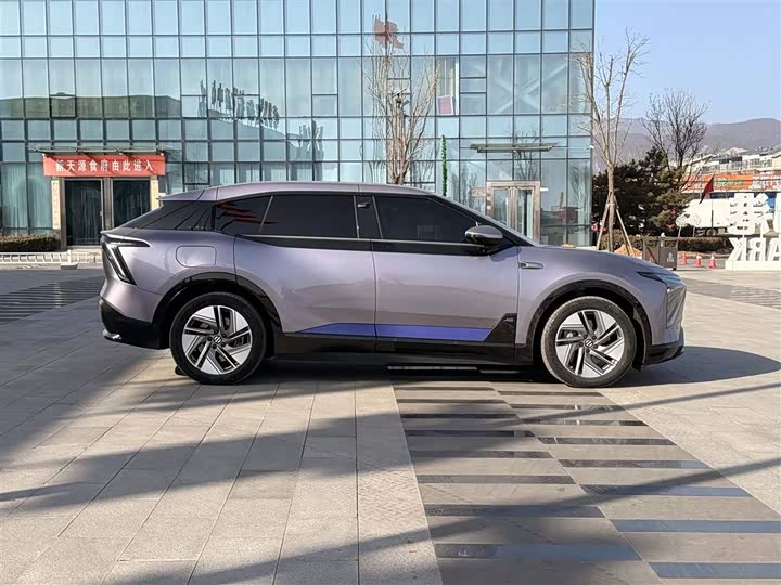 Фото 8 - HiPhi Y