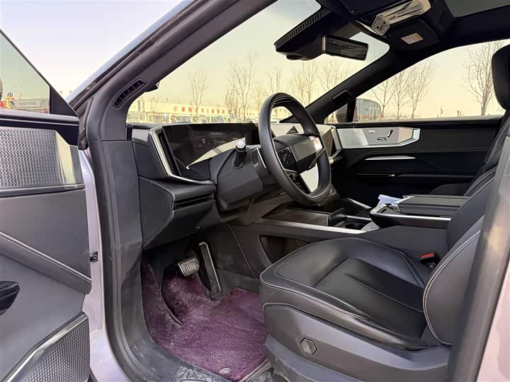 Фото 9 - HiPhi Y