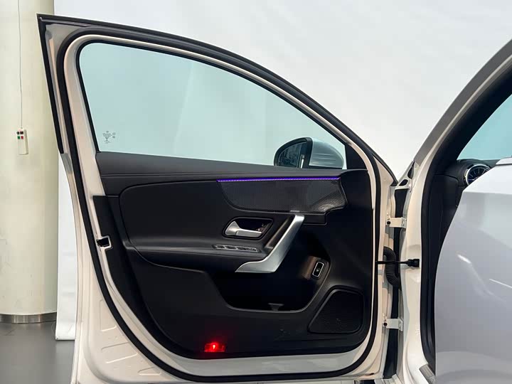 Фото 6 - Mercedes-Benz A-Class