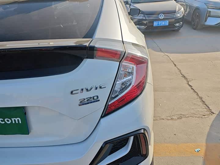 Фото 8 - Honda Civic