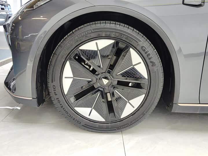 Фото 6 - Changan Deepal SL03