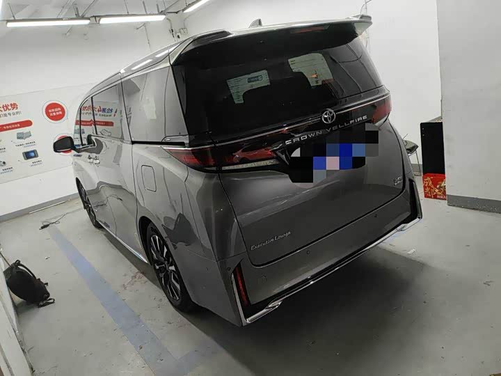 Фото 2 - Toyota Vellfire