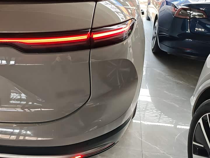 Фото 8 - Nio ES6