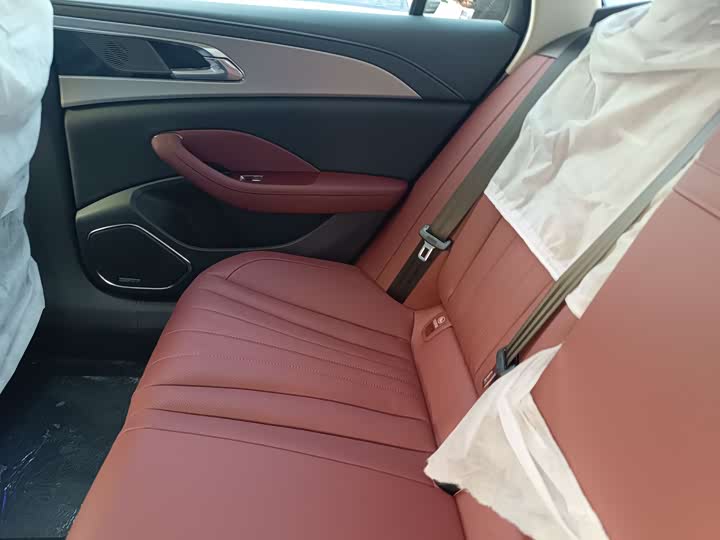 Фото 4 - Hongqi H5