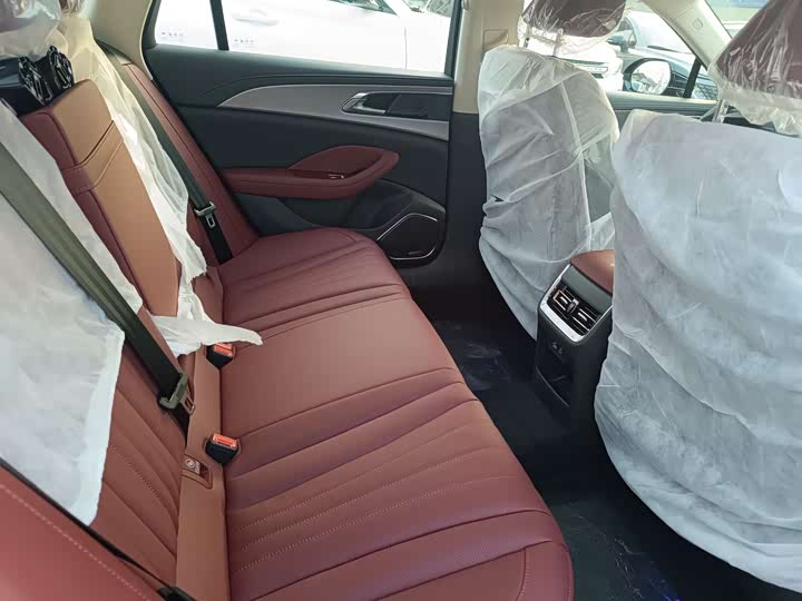 Фото 6 - Hongqi H5