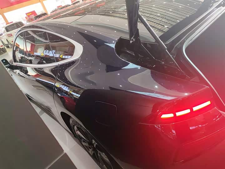 Фото 4 - XPeng P7