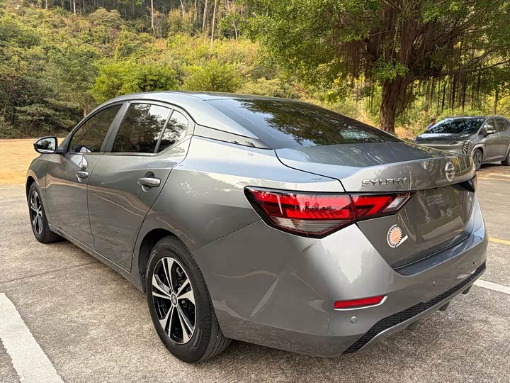 Фото 9 - Nissan Sylphy