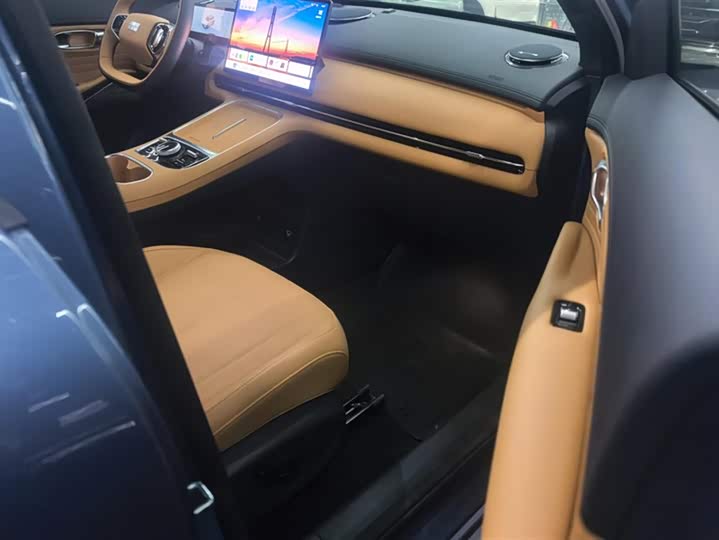 Фото 8 - Geely Galaxy Starship 7