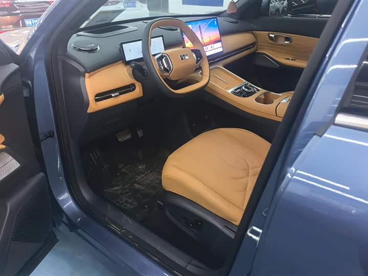 Фото 9 - Geely Galaxy Starship 7