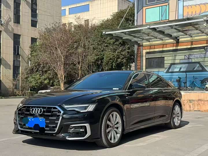 Фото 1 - Audi A6L