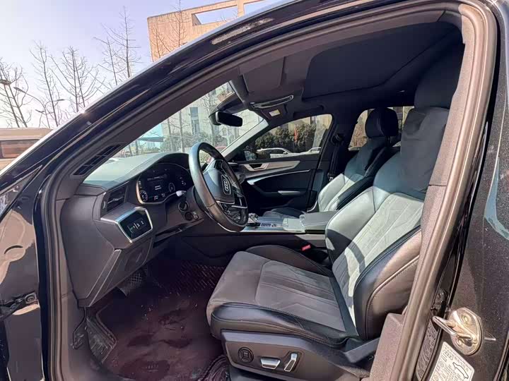 Фото 4 - Audi A6L