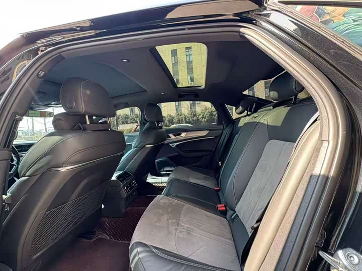 Фото 5 - Audi A6L