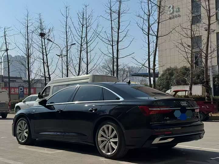 Фото 9 - Audi A6L