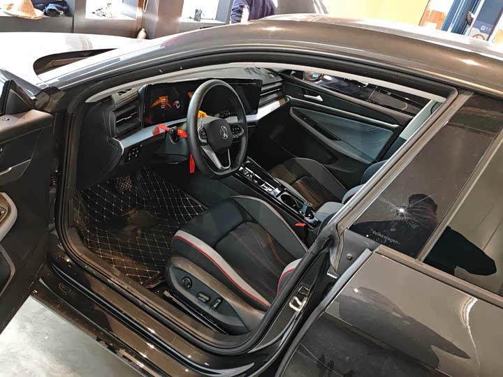 Фото 3 - Volkswagen Lamando L