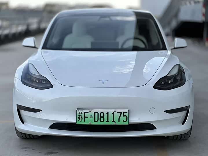 Фото 2 - Tesla Model 3