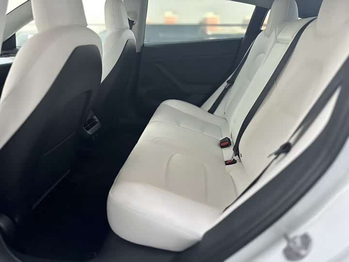 Фото 5 - Tesla Model 3