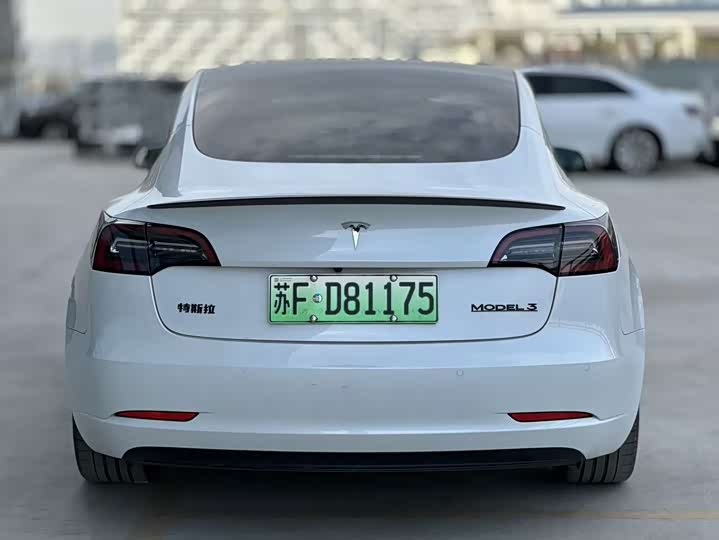 Фото 9 - Tesla Model 3