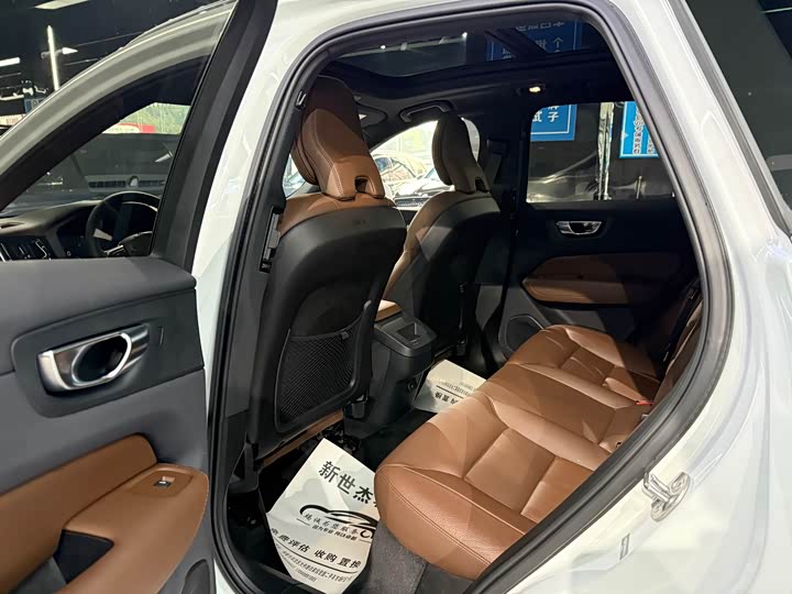 Фото 5 - Volvo XC60