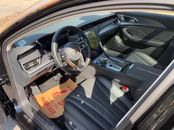 Фото 9 - Hongqi H5