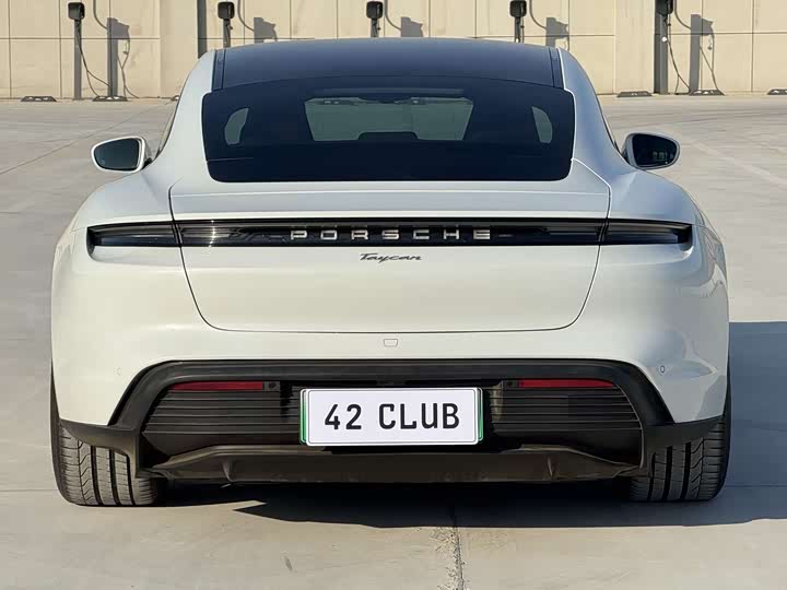 Фото 5 - Porsche Taycan