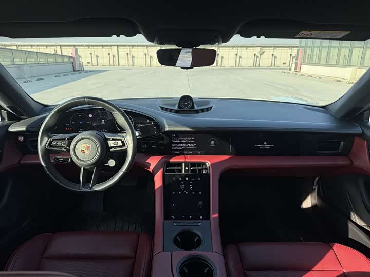 Фото 8 - Porsche Taycan