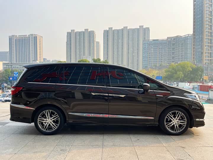 Фото 7 - Honda Elysion