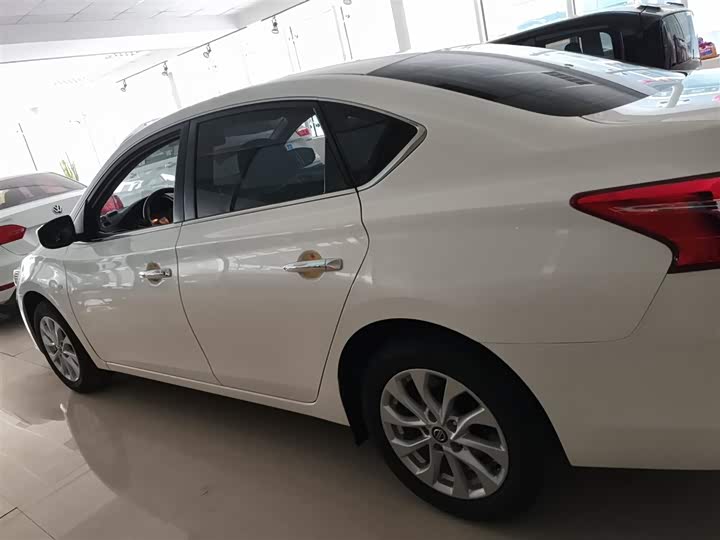 Фото 5 - Nissan Sylphy