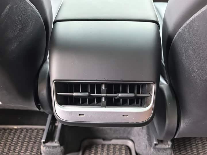 Фото 9 - Tesla Model Y