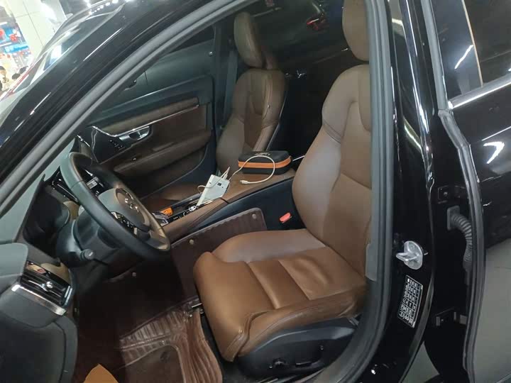 Фото 7 - Volvo S90