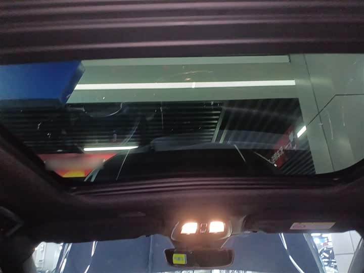 Фото 8 - Volvo S90