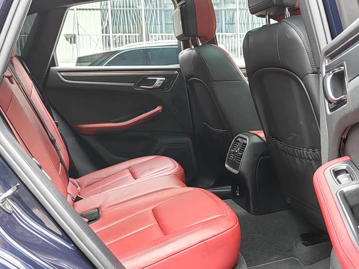 Фото 8 - Porsche Macan