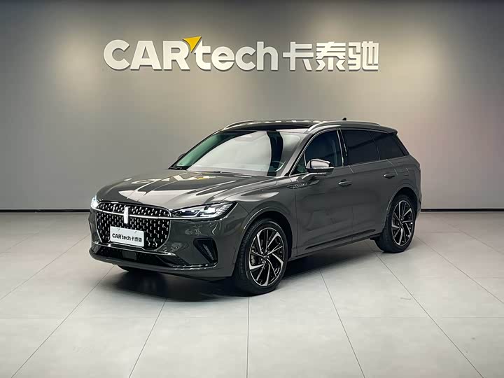 Фото 1 - Lincoln Corsair