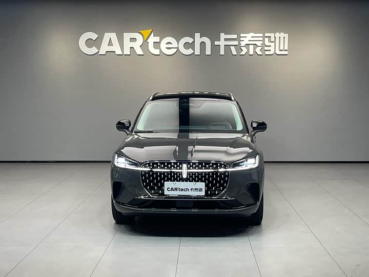 Фото 3 - Lincoln Corsair