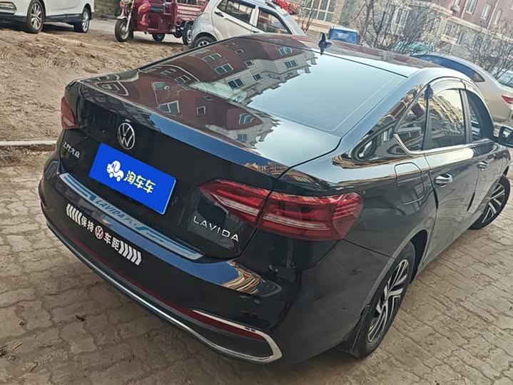 Фото 3 - Volkswagen Lavida