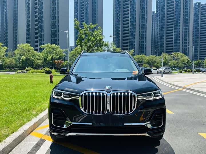 Фото 2 - BMW X7