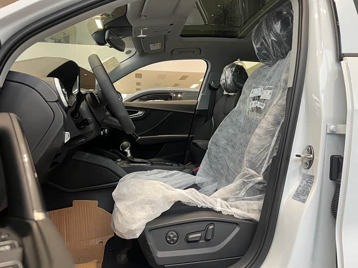 Фото 4 - Audi Q2L